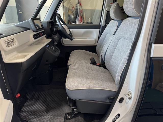 ムーヴキャンバス ストライプスＧ　両側パワースライドドア　プッシュスタート　ＥＴＣ車載器　純正ナビ　フルセグＴＶ　パノラマビューモニター　シートヒーター　ホッとカップホルダー　前後ドライブレコーダー　ＬＥＤヘッドライト・フォグランプ（11枚目）