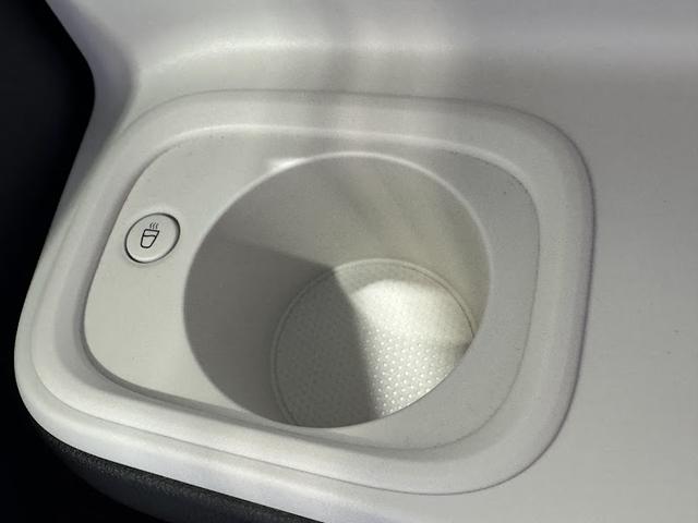 ムーヴキャンバス ストライプスＧ　両側パワースライドドア　プッシュスタート　ＥＴＣ車載器　純正ナビ　フルセグＴＶ　パノラマビューモニター　シートヒーター　ホッとカップホルダー　前後ドライブレコーダー　ＬＥＤヘッドライト・フォグランプ（27枚目）