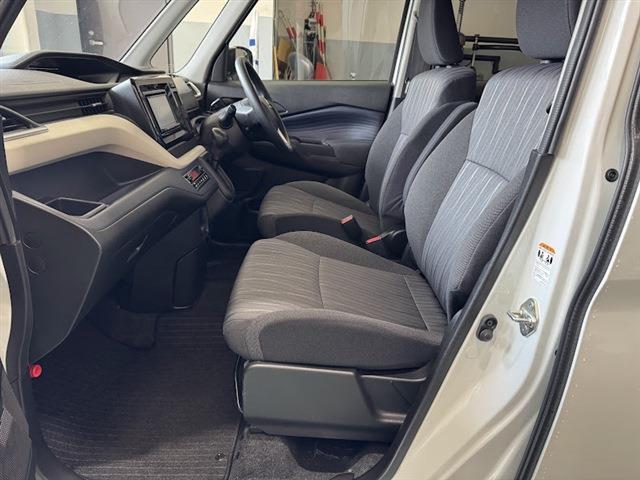 ソリオ Ｇ　スズキセーフティサポート　左側パワースライドドア　社外ナビ　Ｂｌｕｅｔｏｏｔｈ　バックモニター　ＥＴＣ車載器　オートライト（11枚目）