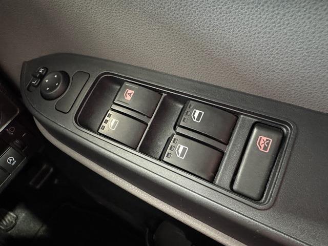 タント 　フレンドシップスローパーＬ　福祉車両　両側スライドドア　純正ナビ　バックモニタ　キーレス　Ｂｌｕｅｔｏｏｔｈ　ＬＥＤヘッドランプ　ミュージックプレイヤー　ＤＶＤ　アイドリングストップ　レーンアシスト（16枚目）