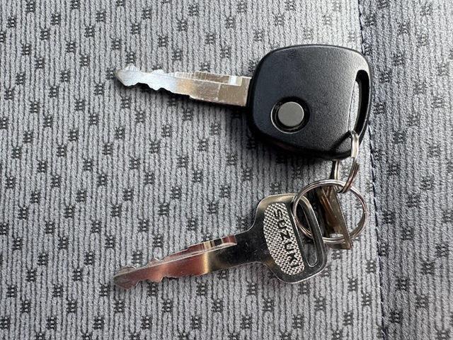 ＫＣ　エアコン・パワステ　障害物センサー　アイドリングストップ　キーレス　純正ラジオ　３方開　オートライト（画像12）