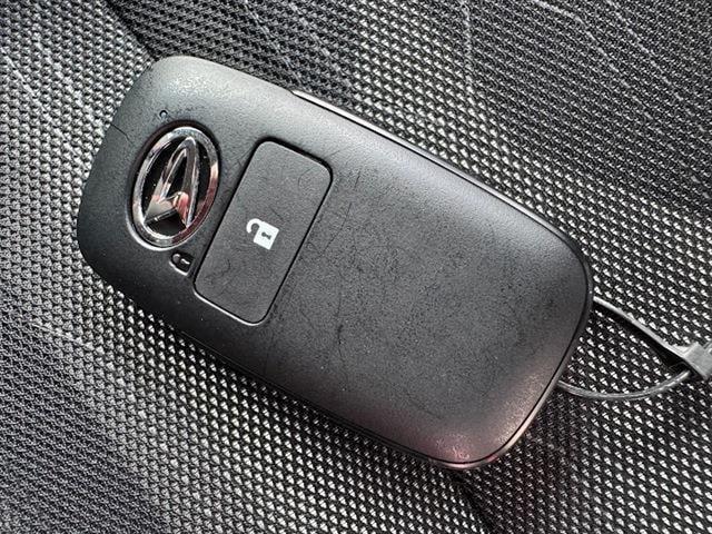 Ｇ　ＥＣＯアイドル非装備　純正９インチディスプレイオーディオ　フルセグＴＶ　Ｂｌｕｅｔｏｏｔｈ　バックモニター　電動パーキングホールド　アダプティブクルーズコントロール　スカイフィールトップ（画像18）