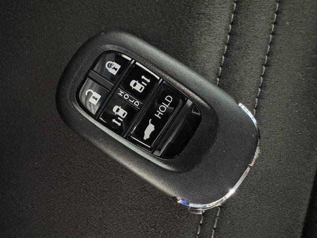 ｅ：ＨＥＶスパーダ　プレミアムライン　純正１５．６インチフリップダウンモニター　フルセグＴＶ　Ｂｌｕｅｔｏｏｔｈ　全方位モニター　両側パワースライドドア　ホンダセンシング　アダプティブクルーズコントロール　ＥＴＣ車載器　ＬＥＤヘッドライト（画像23）