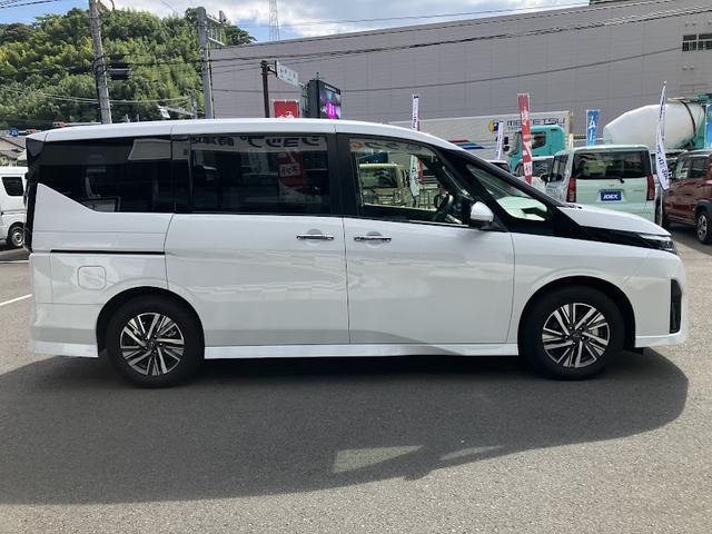 セレナ e-パワー ハイウェイスターV 両側パワースライドドア 12.3インチディスプレイオーディオ 全方位モニター プロパイロット インテリジェントルームミラー プッシュスタート ETC2.0車載器(6枚目)