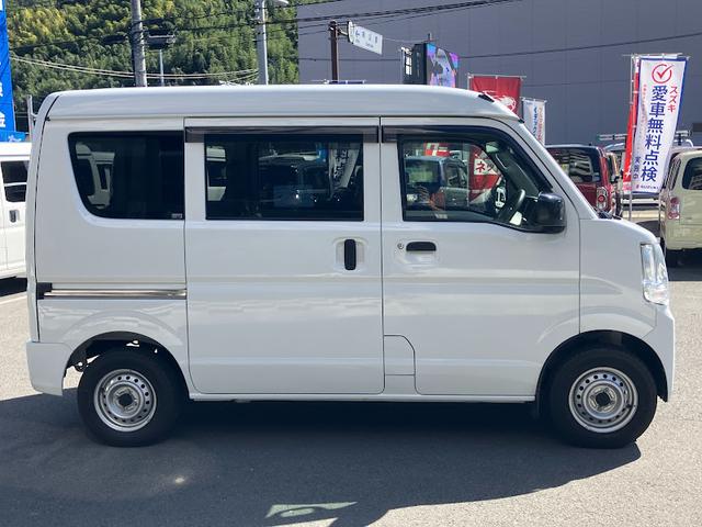 エブリイ ＰＡリミテッド　セーフティサポート装着車　キーレス　ＥＴＣ車載器　純正ラジオ　社外バックモニター　オートライト（6枚目）