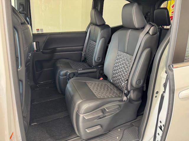 ヴォクシー ハイブリッドS-Z 新型モデル 10.5インチディスプレイオーディオ 両側パワースライドドア ユニバーサルステップ 快適利便PKG トヨタチームメイトアドバンストパッケージ(14枚目)