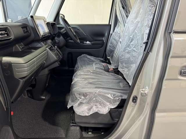 スペーシアギア ハイブリッドＸＺ　全方位モニター付きディスプレイオーディオ／両側パワースライドドア　アダプティブクルーズコントロール／ヘッドアップディスプレイ／スズキセーフティサポート／オットマン（12枚目）