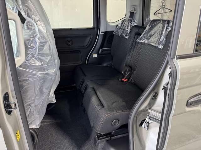 スペーシアギア ハイブリッドＸＺ　全方位モニター付きディスプレイオーディオ／両側パワースライドドア　アダプティブクルーズコントロール／ヘッドアップディスプレイ／スズキセーフティサポート／オットマン（14枚目）