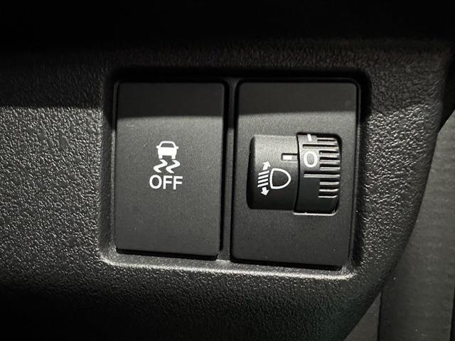 Ｎ－ＢＯＸカスタム ベースグレード　左側パワースライドドア　純正ナビ　フルセグＴＶ　Ｂｌｕｅｔｏｏｔｈ　アダプティブクルーズコントロール　ＬＥＤヘッドライト・シーケンシャルターンランプ（24枚目）