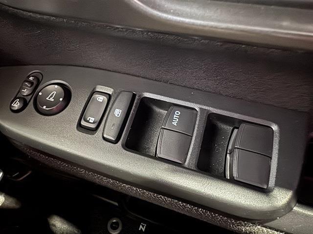 Ｎ－ＢＯＸカスタム ベースグレード　左側パワースライドドア　純正ナビ　フルセグＴＶ　Ｂｌｕｅｔｏｏｔｈ　アダプティブクルーズコントロール　ＬＥＤヘッドライト・シーケンシャルターンランプ（26枚目）