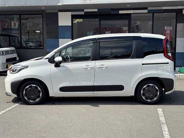 シエンタ ハイブリッドＺ　両側パワースライドドア　純正１０．５インチディスプレイオーディオ　バックモニター　ドライブレコーダー　シートヒーター　７人乗り（4枚目）