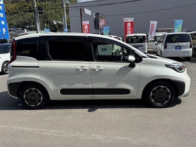 シエンタ ハイブリッドＺ　両側パワースライドドア　純正１０．５インチディスプレイオーディオ　バックモニター　ドライブレコーダー　シートヒーター　７人乗り（7枚目）