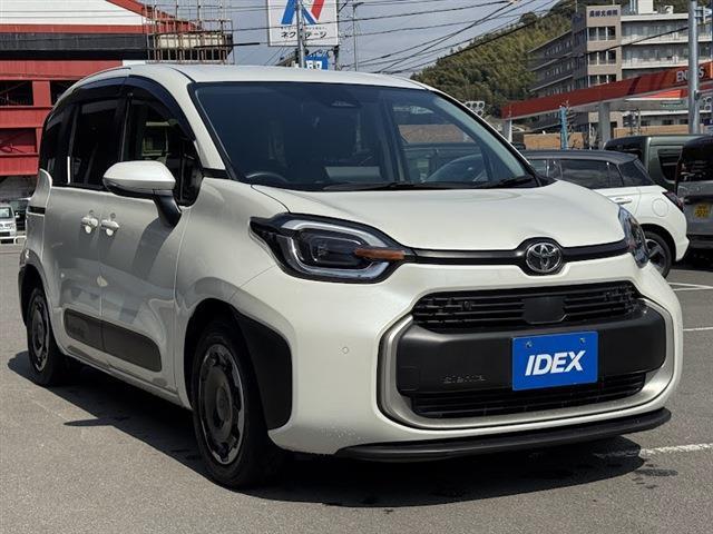 シエンタ ハイブリッドＺ　両側パワースライドドア　純正１０．５インチディスプレイオーディオ　バックモニター　ドライブレコーダー　シートヒーター　７人乗り（8枚目）