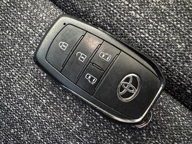 シエンタ ハイブリッドＺ　両側パワースライドドア　純正１０．５インチディスプレイオーディオ　バックモニター　ドライブレコーダー　シートヒーター　７人乗り（22枚目）