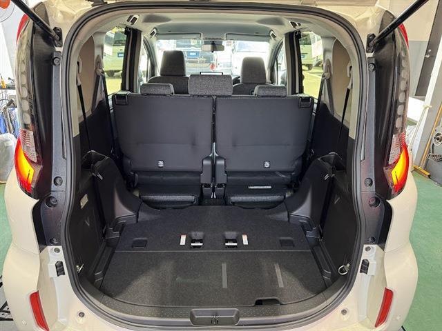 シエンタ ハイブリッドＺ　両側パワースライドドア　純正１０．５インチディスプレイオーディオ　バックモニター　ドライブレコーダー　シートヒーター　７人乗り（36枚目）