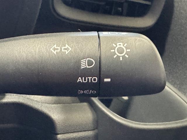 シエンタ ハイブリッドＺ　両側パワースライドドア　純正１０．５インチディスプレイオーディオ　バックモニター　ドライブレコーダー　シートヒーター　７人乗り（37枚目）