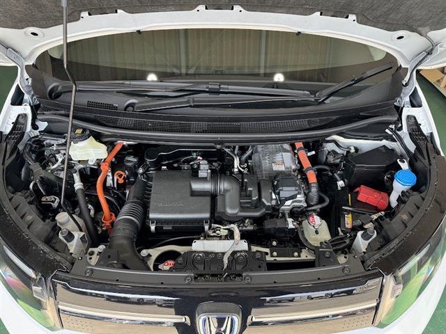 フリード ｅ：ＨＥＶエアー　ＥＸ　両側パワースライドドア　ホンダセンシング　純正ディスプレイオーディオ　フルセグＴＶ　Ｂｌｕｅｔｏｏｔｈ　ＥＴＣ車載器　アダプティブクルーズコントロール　クリアランスソナー（9枚目）