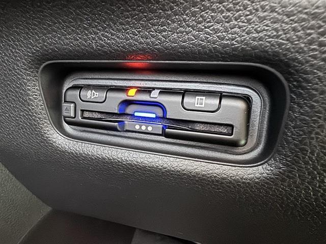 フリード ｅ：ＨＥＶエアー　ＥＸ　両側パワースライドドア　ホンダセンシング　純正ディスプレイオーディオ　フルセグＴＶ　Ｂｌｕｅｔｏｏｔｈ　ＥＴＣ車載器　アダプティブクルーズコントロール　クリアランスソナー（25枚目）