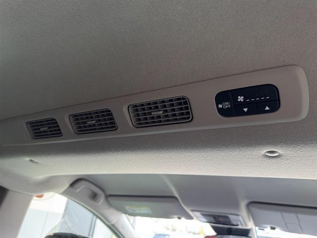 フリード ｅ：ＨＥＶエアー　ＥＸ　両側パワースライドドア　ホンダセンシング　純正ディスプレイオーディオ　フルセグＴＶ　Ｂｌｕｅｔｏｏｔｈ　ＥＴＣ車載器　アダプティブクルーズコントロール　クリアランスソナー（32枚目）