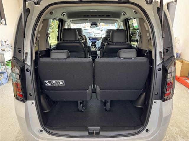 フリード ｅ：ＨＥＶエアー　ＥＸ　届出済未使用車　両側パワースライドドア　ホンダセンシング　純正ディスプレイオーディオ　全方位モニター　フルセグＴＶ　Ｂｌｕｅｔｏｏｔｈ　アダプティブクルーズコントロール（15枚目）