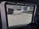 【リアロールサンシェード】強い日差しをカット。後部座席の快適性を高め、車内温度の上昇も抑えます。