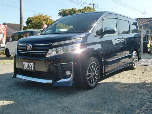 ヴォクシー ＺＳ　煌　純正９インチナビ　フルセグ　後席１１インチフィリップダウンモニター　Ｂｌｕｅｔｏｏｔｈオーディオ　両側パワースライドドア　ＬＥＤヘッドライト　ＥＴＣ　プッシュスタート　スマートキー　オートエアコン（5枚目）