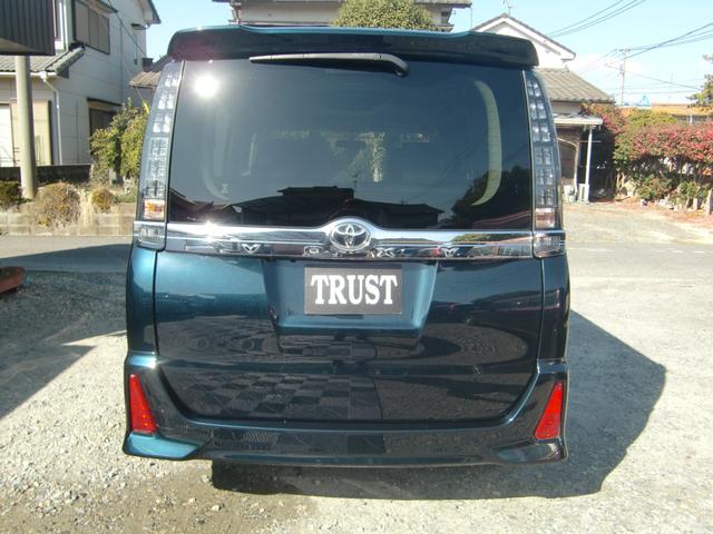 ヴォクシー ＺＳ　煌　純正９インチナビ　フルセグ　後席１１インチフィリップダウンモニター　Ｂｌｕｅｔｏｏｔｈオーディオ　両側パワースライドドア　ＬＥＤヘッドライト　ＥＴＣ　プッシュスタート　スマートキー　オートエアコン（9枚目）