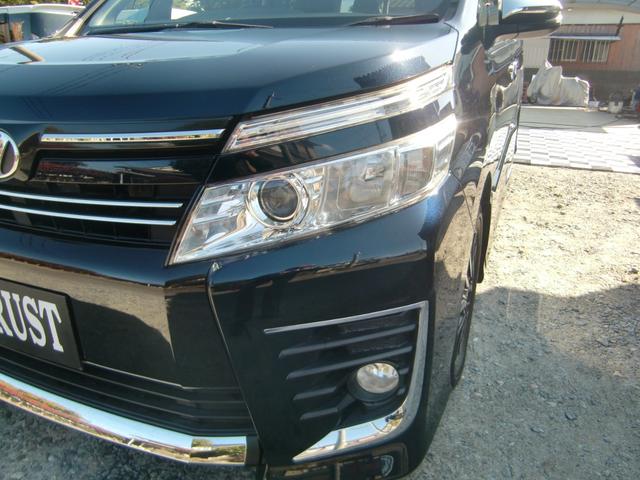 ヴォクシー ＺＳ　煌　純正９インチナビ　フルセグ　後席１１インチフィリップダウンモニター　Ｂｌｕｅｔｏｏｔｈオーディオ　両側パワースライドドア　ＬＥＤヘッドライト　ＥＴＣ　プッシュスタート　スマートキー　オートエアコン（17枚目）