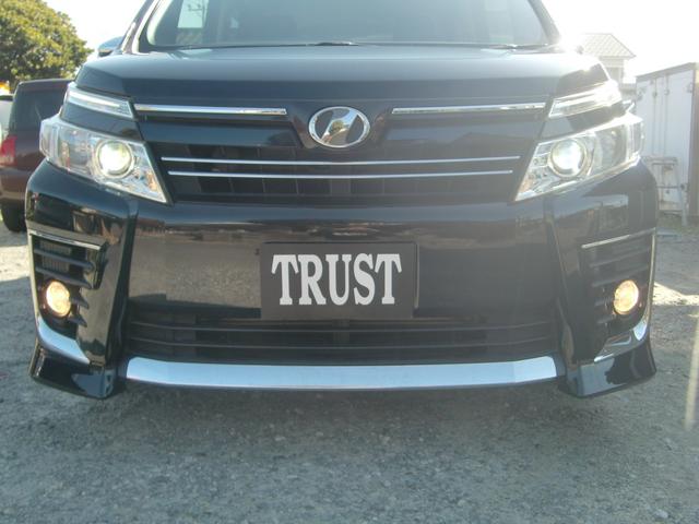 ヴォクシー ＺＳ　煌　純正９インチナビ　フルセグ　後席１１インチフィリップダウンモニター　Ｂｌｕｅｔｏｏｔｈオーディオ　両側パワースライドドア　ＬＥＤヘッドライト　ＥＴＣ　プッシュスタート　スマートキー　オートエアコン（18枚目）