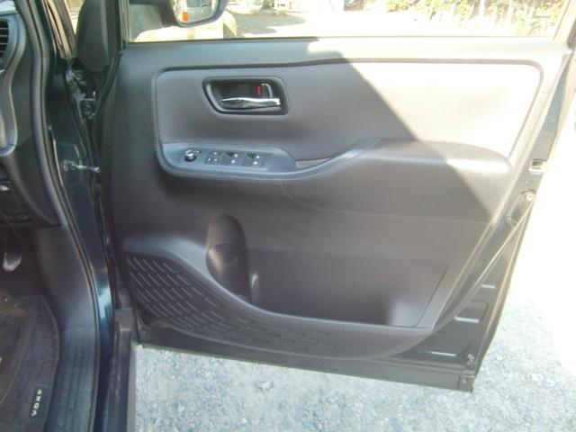 ヴォクシー ＺＳ　煌　純正９インチナビ　フルセグ　後席１１インチフィリップダウンモニター　Ｂｌｕｅｔｏｏｔｈオーディオ　両側パワースライドドア　ＬＥＤヘッドライト　ＥＴＣ　プッシュスタート　スマートキー　オートエアコン（34枚目）