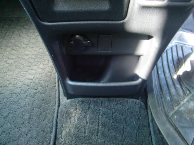 ヴォクシー ＺＳ　煌　純正９インチナビ　フルセグ　後席１１インチフィリップダウンモニター　Ｂｌｕｅｔｏｏｔｈオーディオ　両側パワースライドドア　ＬＥＤヘッドライト　ＥＴＣ　プッシュスタート　スマートキー　オートエアコン（43枚目）