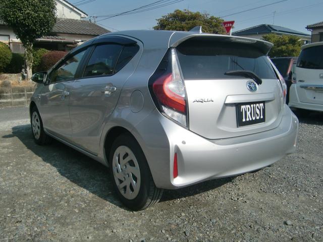 アクア Ｓ　純正ナビ　フルセグ　Ｂｌｕｅｔｏｏｔｈオーディオ　バックカメラ　ＥＴＣ　３６０度ドライブレコーダー　オートエアコン　ＨＩＤ　オートライト　オートハイビーム　衝突軽減　はみ出し防止　クリアランスソナー（11枚目）