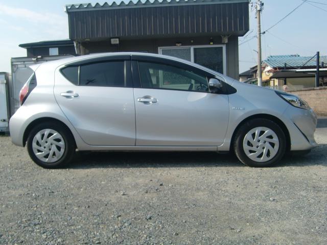 アクア Ｓ　純正ナビ　フルセグ　Ｂｌｕｅｔｏｏｔｈオーディオ　バックカメラ　ＥＴＣ　３６０度ドライブレコーダー　オートエアコン　ＨＩＤ　オートライト　オートハイビーム　衝突軽減　はみ出し防止　クリアランスソナー（13枚目）