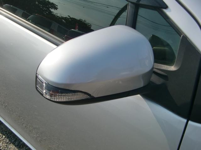 アクア Ｓ　純正ナビ　フルセグ　Ｂｌｕｅｔｏｏｔｈオーディオ　バックカメラ　ＥＴＣ　３６０度ドライブレコーダー　オートエアコン　ＨＩＤ　オートライト　オートハイビーム　衝突軽減　はみ出し防止　クリアランスソナー（19枚目）