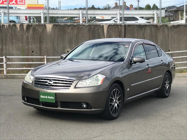 入庫時のクリーニングはもちろん、展示・販売・整備完了後、納車前クリーニングを実施。ご満足頂ける納車をお約束致します。