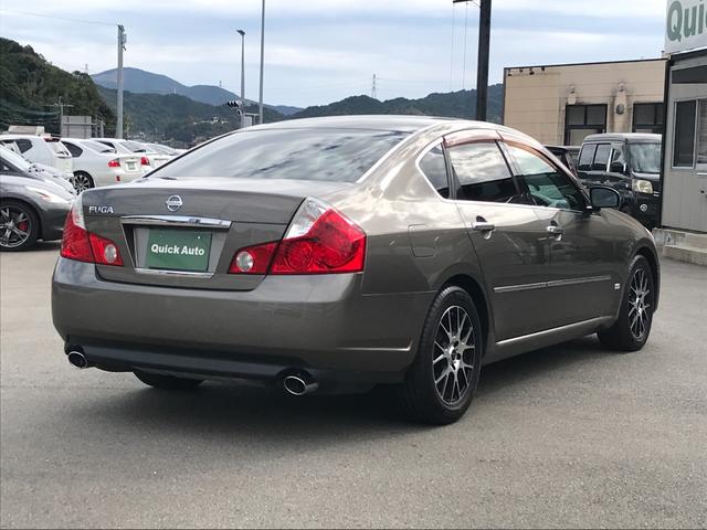 内装画像や装備画像をさらに詳しく、お電話やメールでご説明いたします。無料電話００７８−６０４１−８５１３までお待ちしております。