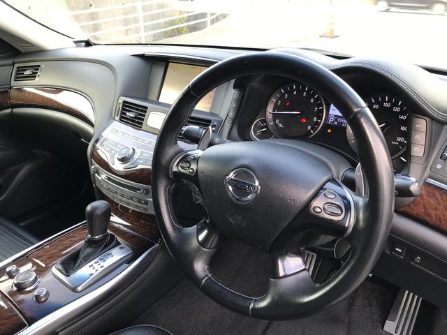 フーガ ３７０ＧＴ　タイプＳ　黒皮パワーシート・純正ナビＴＶ・Ｂカメラ・純正２０アルミ・ローダウン・インフィニティグリル・エンブレム（32枚目）