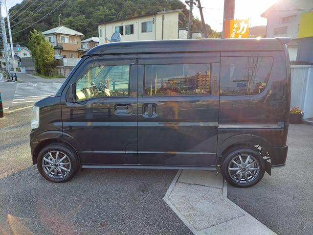 ＮＶ１００クリッパーバン ＤＸ　ハイルーフ　５ＡＧＳ車　４ＷＤ　オートマ　フル装備　ＤＶＤナビ　ワンセグ　社外タコメーター　ＬＥＤライト　ＥＴＣ　リヤスポイラー　社外アルミ付（4枚目）