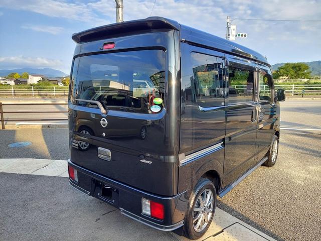 ＮＶ１００クリッパーバン ＤＸ　ハイルーフ　５ＡＧＳ車　４ＷＤ　オートマ　フル装備　ＤＶＤナビ　ワンセグ　社外タコメーター　ＬＥＤライト　ＥＴＣ　リヤスポイラー　社外アルミ付（7枚目）