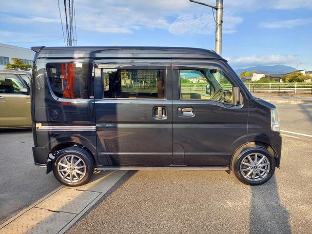 ＮＶ１００クリッパーバン ＤＸ　ハイルーフ　５ＡＧＳ車　４ＷＤ　オートマ　フル装備　ＤＶＤナビ　ワンセグ　社外タコメーター　ＬＥＤライト　ＥＴＣ　リヤスポイラー　社外アルミ付（8枚目）