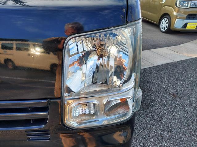 ＮＶ１００クリッパーバン ＤＸ　ハイルーフ　５ＡＧＳ車　４ＷＤ　オートマ　フル装備　ＤＶＤナビ　ワンセグ　社外タコメーター　ＬＥＤライト　ＥＴＣ　リヤスポイラー　社外アルミ付（12枚目）