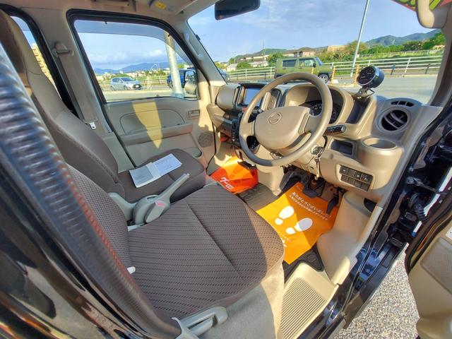 ＮＶ１００クリッパーバン ＤＸ　ハイルーフ　５ＡＧＳ車　４ＷＤ　オートマ　フル装備　ＤＶＤナビ　ワンセグ　社外タコメーター　ＬＥＤライト　ＥＴＣ　リヤスポイラー　社外アルミ付（15枚目）