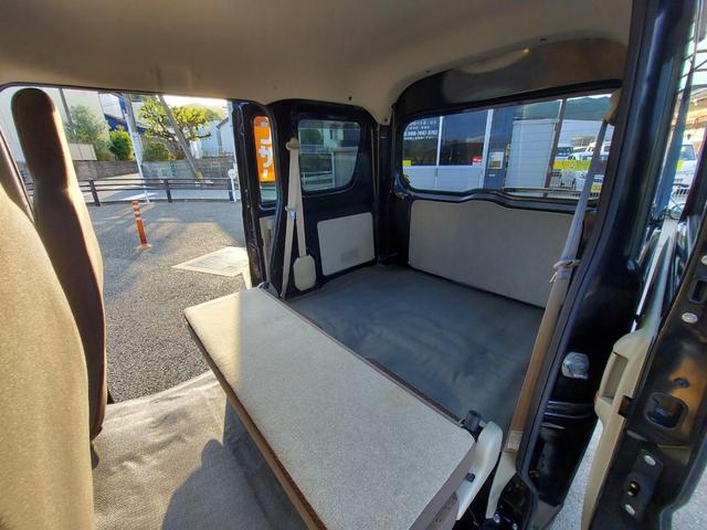 ＮＶ１００クリッパーバン ＤＸ　ハイルーフ　５ＡＧＳ車　４ＷＤ　オートマ　フル装備　ＤＶＤナビ　ワンセグ　社外タコメーター　ＬＥＤライト　ＥＴＣ　リヤスポイラー　社外アルミ付（27枚目）