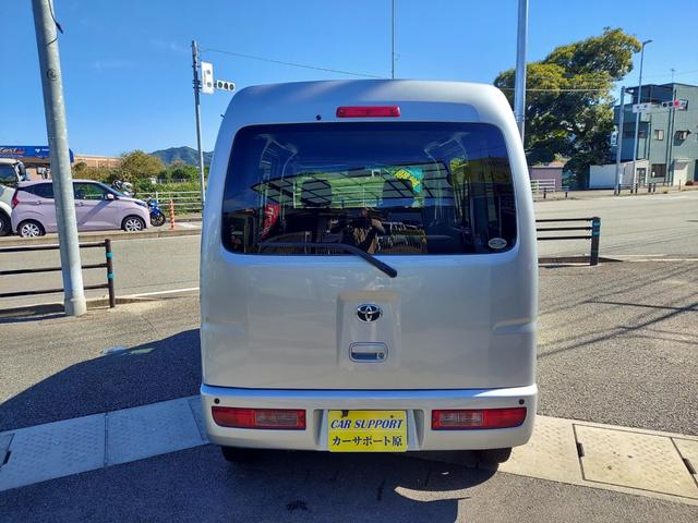 ピクシスバン クルーズ　ハイルーフ　４ＷＤ　５速　エアコン　パワステ　フロントパワーウインドウ　ナビ　バックカメラ　ＥＴＣ　バックソナー　ＤＶＤ　フルセグナビ　電動格納ミラー（6枚目）
