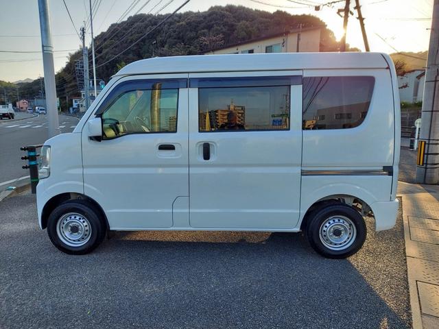 ���X�̎ԗ��͓����E�O���Ƃ��ɂ���蒸�����q�l�̎����l���ăs�b�J�s�J�Ɏd�グ�ēW�����Ă���܂��I�����x�����X�̏�A���Ԃ����m�F�������I