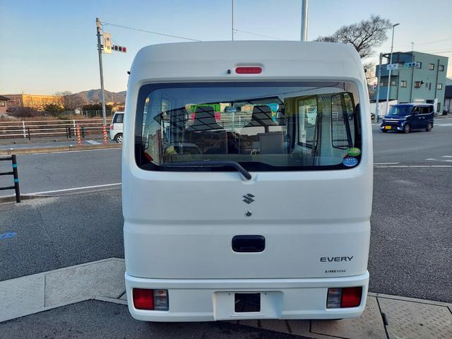 エブリイ ＰＡ　ハイルーフ　５ＡＧＳ車　４ＷＤ　オートマ　エアコン　２ｎｄ発進　スタッドレスタイヤ　タイヤチェーン　左リヤインナー小歪み　切り替え式４ＷＤ（6枚目）