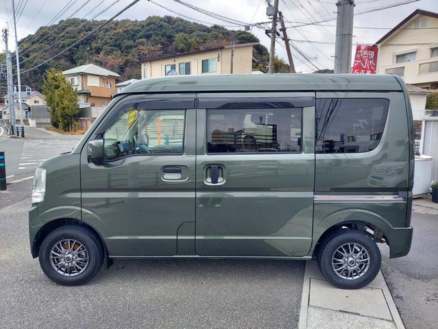 ���X�̎ԗ��͓����E�O���Ƃ��ɂ���蒸�����q�l�̎����l���ăs�b�J�s�J�Ɏd�グ�ēW�����Ă���܂��I�����x�����X�̏�A���Ԃ����m�F�������I