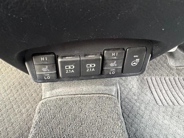 シエンタ Ｇ　クエロ　７人乗り．ＥＴＣ．パノラミックビューモニター．シートヒーター．ステアリングヒーター．タイヤ新品交換．オートマチックハイビーム（22枚目）