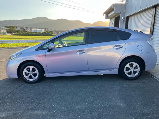 プリウス S ☆新品バッテリー交換☆新品ワイパー交換☆新品ACフィルター交換☆オイル、オイルエレメント(ワコーズ)交換☆フルセグナビ☆バックカメラ☆ETC☆内外装クリーニング済☆ポリマーコート済(11枚目)