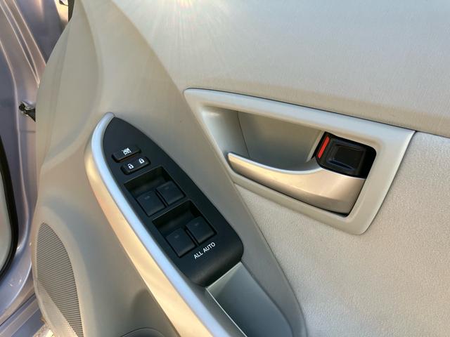 プリウス S ☆新品バッテリー交換☆新品ワイパー交換☆新品ACフィルター交換☆オイル、オイルエレメント(ワコーズ)交換☆フルセグナビ☆バックカメラ☆ETC☆内外装クリーニング済☆ポリマーコート済(44枚目)